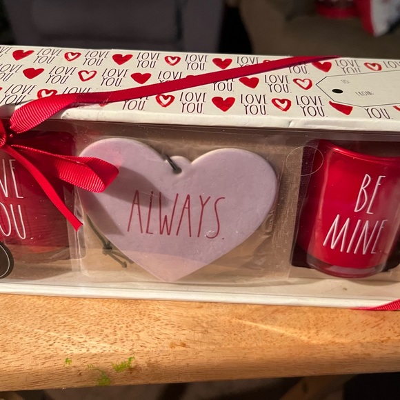 RAE DUNN VALENTINES SET - Picture 7 of 8